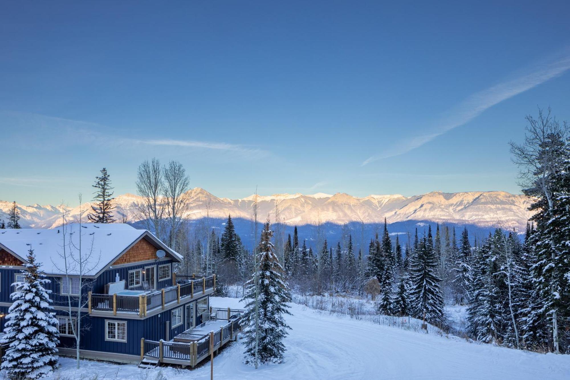 Lush Mountain Accommodations غولدن المظهر الخارجي الصورة