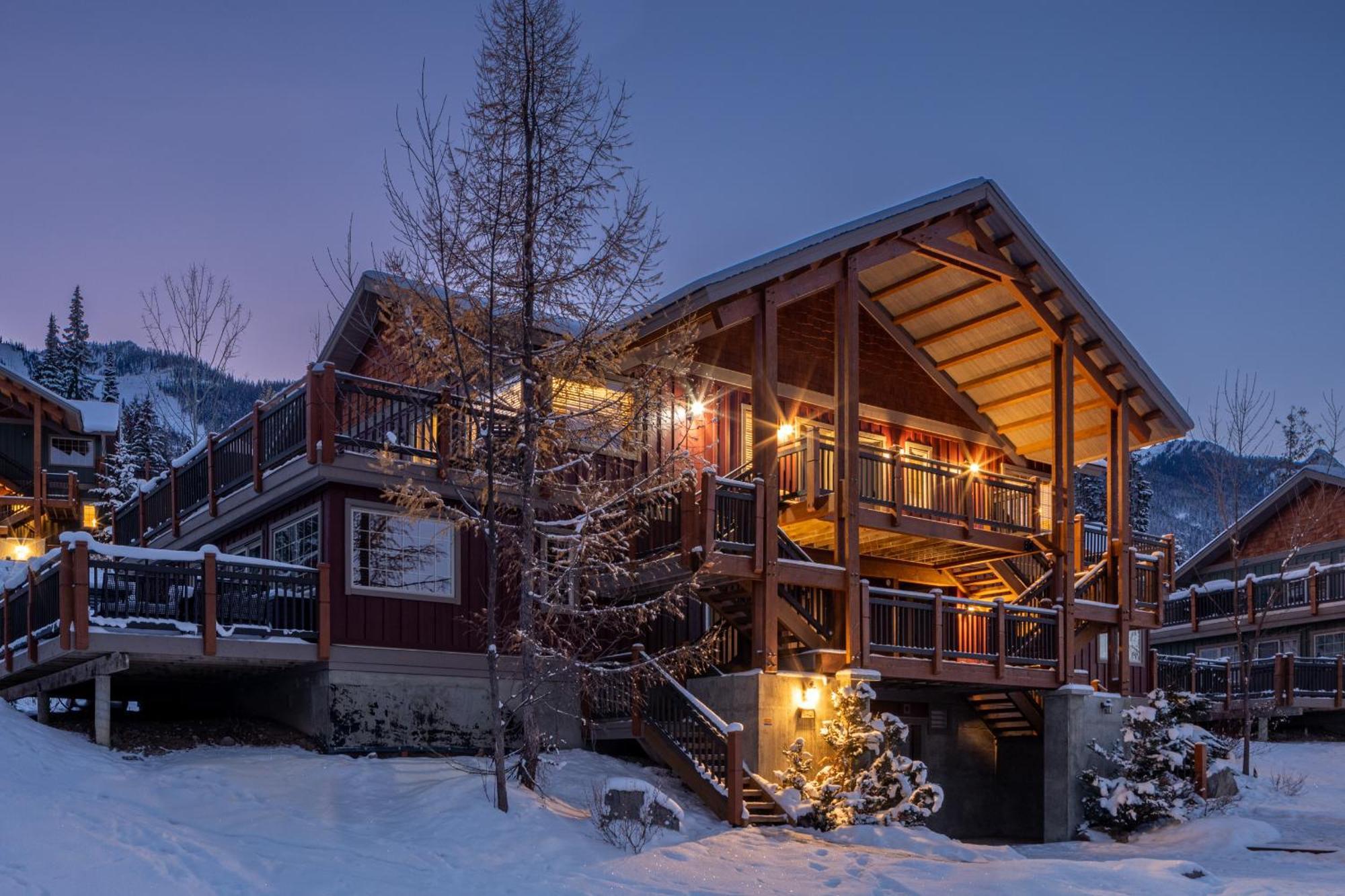 Lush Mountain Accommodations غولدن المظهر الخارجي الصورة