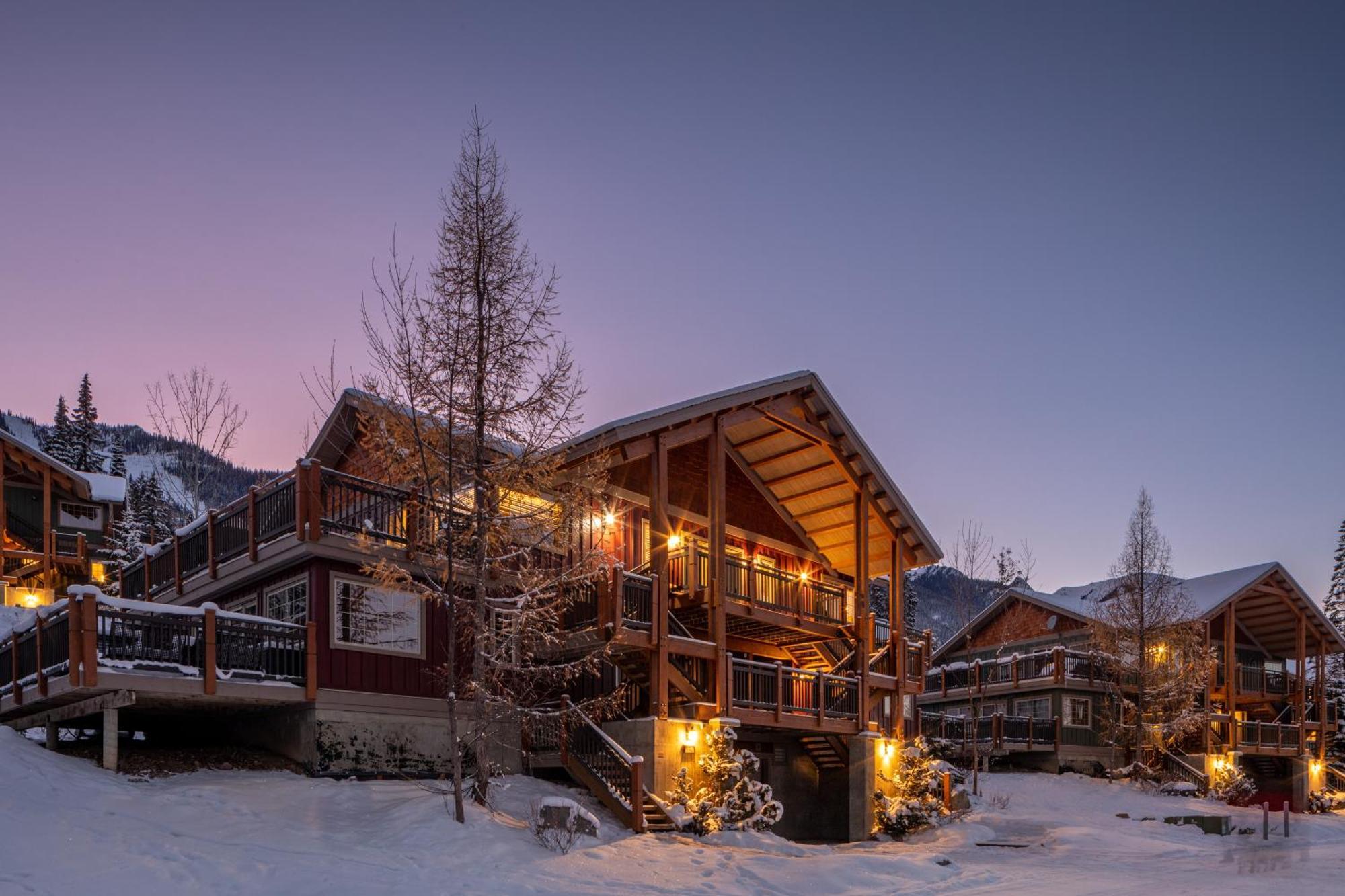 Lush Mountain Accommodations غولدن المظهر الخارجي الصورة