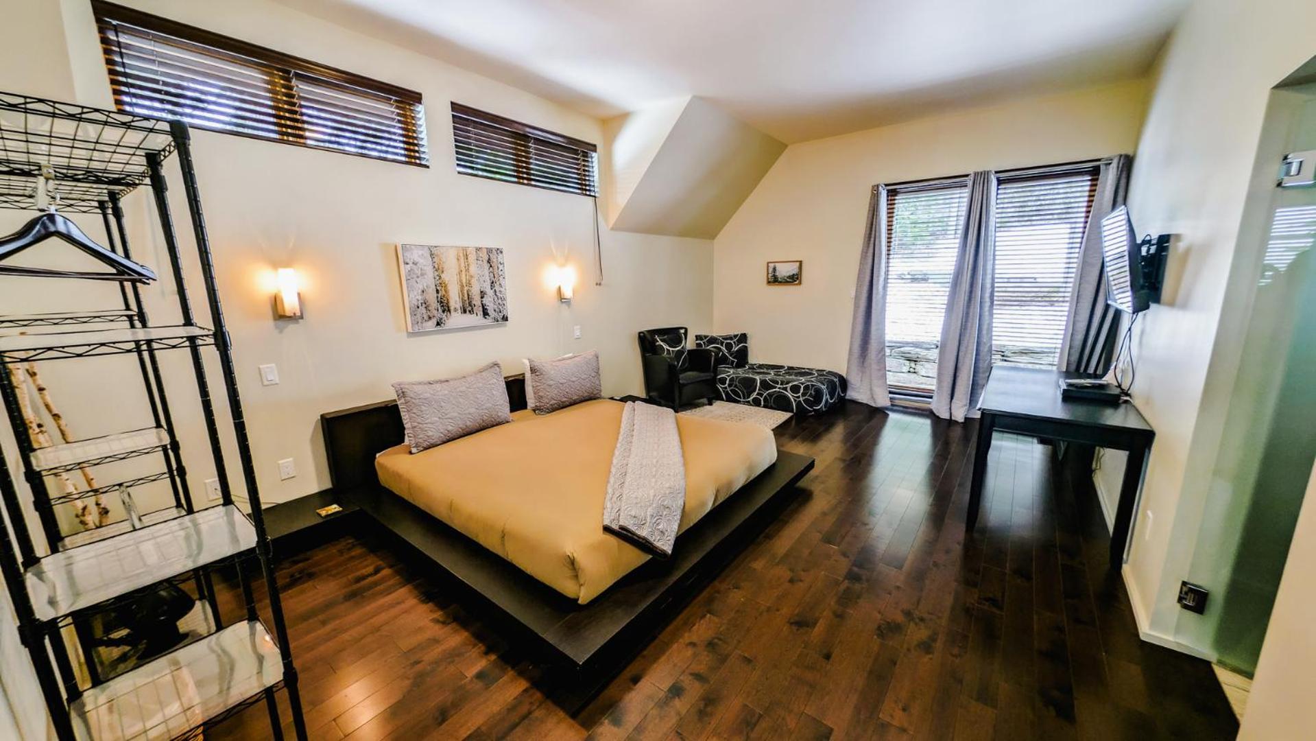 Lush Mountain Accommodations غولدن المظهر الخارجي الصورة