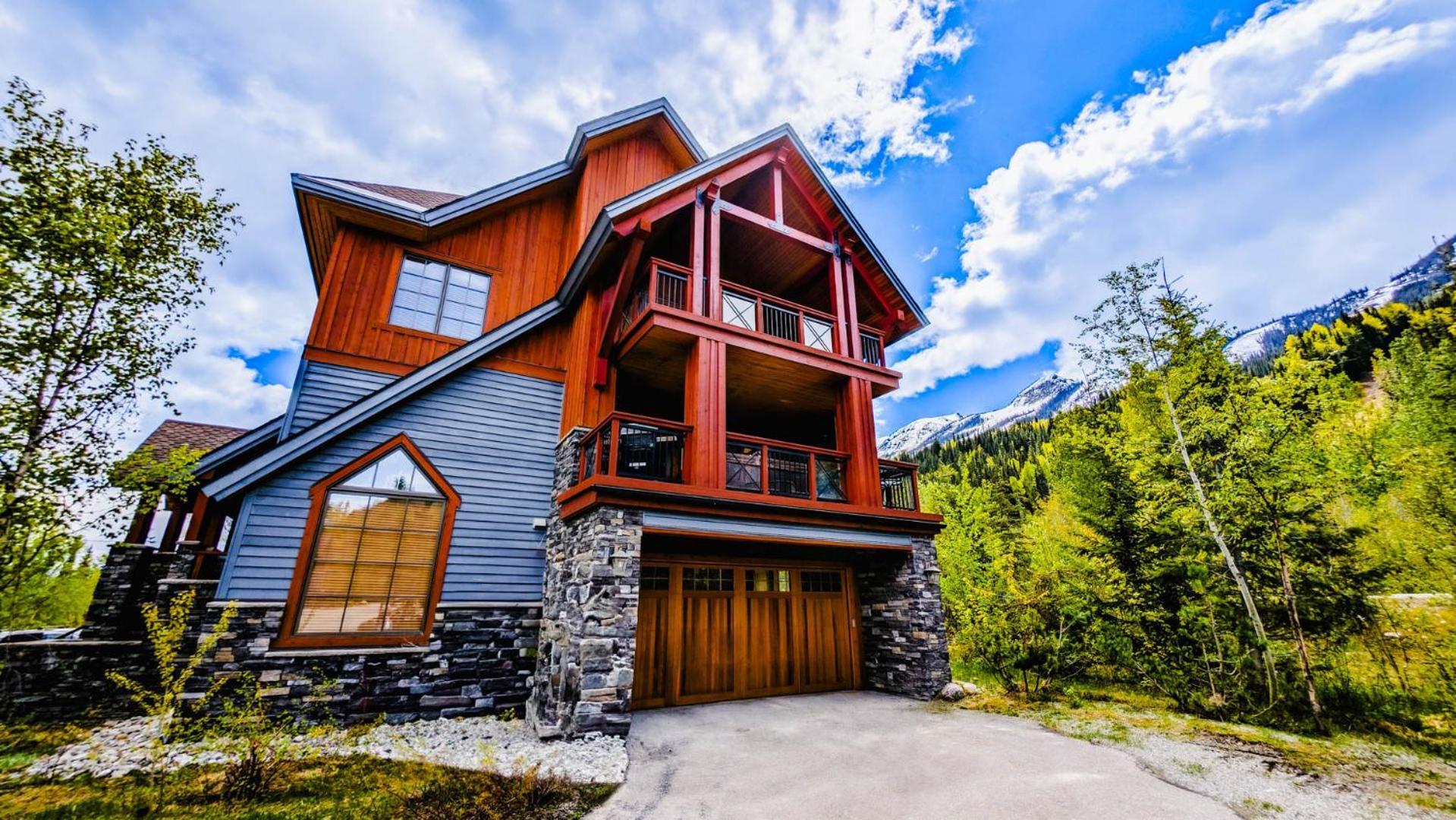 Lush Mountain Accommodations غولدن المظهر الخارجي الصورة