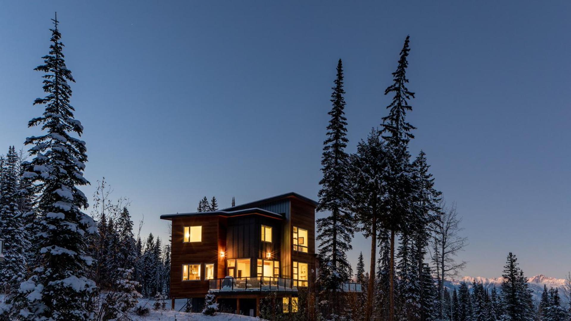 Lush Mountain Accommodations غولدن المظهر الخارجي الصورة